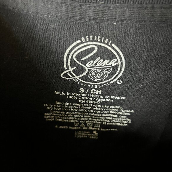 Selena Quintanilla Official Merchandise Black T-Shirt Womens Small Roses Graphic - Picture 4 of 16